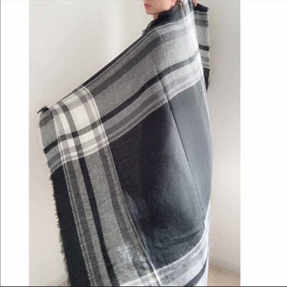 OVERSIZED TARTAN PLAID WRAP SCARF - Picture 5 of 6